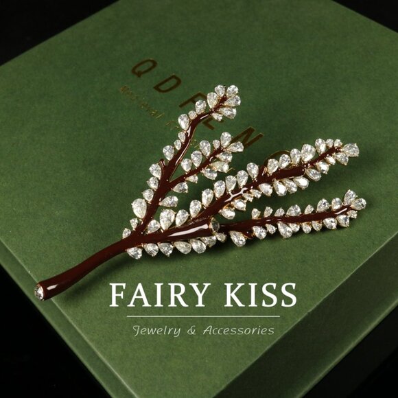 Luxury Gold Tone Rhinestone Branch Pin - Picture 4 of 9